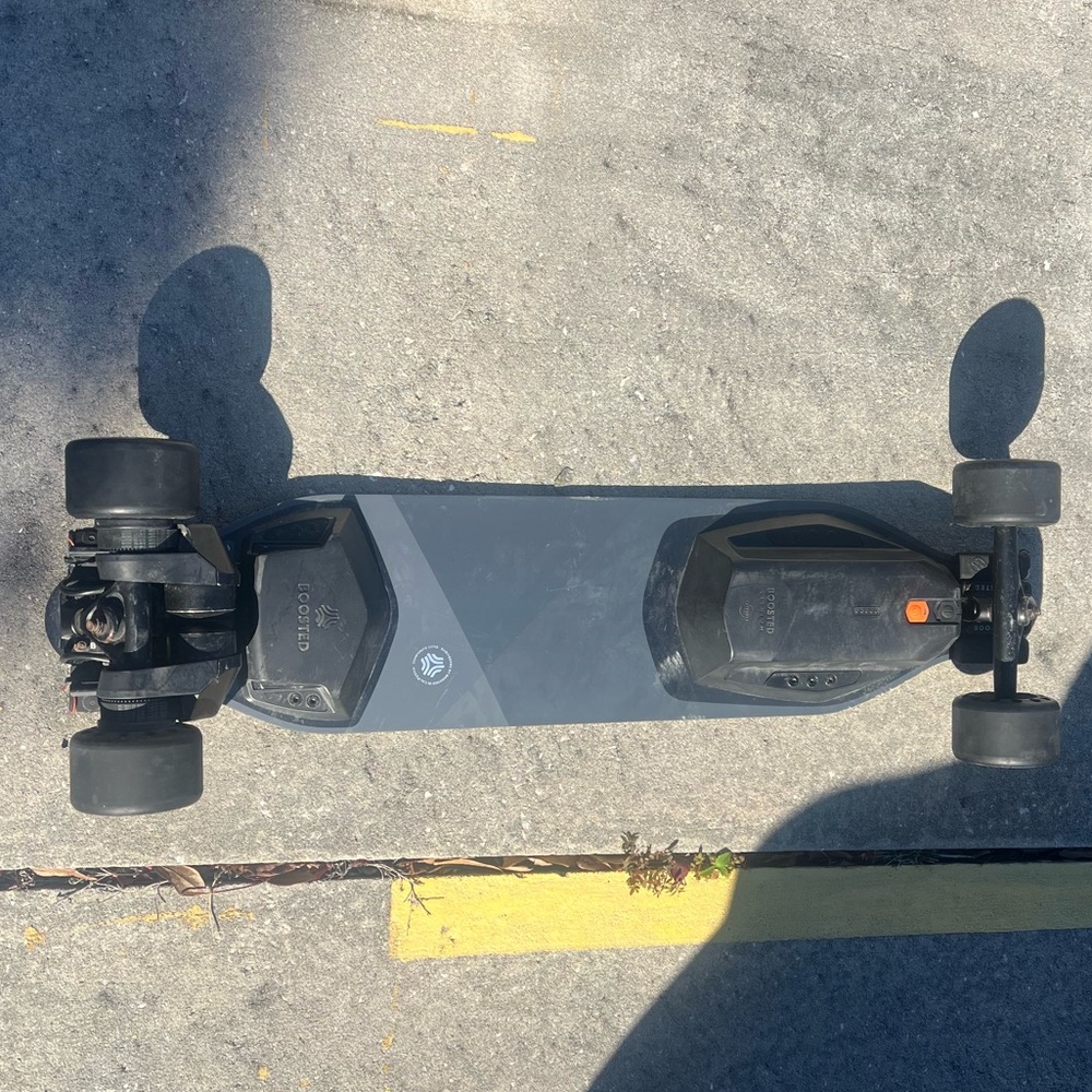 Boosted USA V3-T Longboard every optional upgrade - Picture 2 of 9
